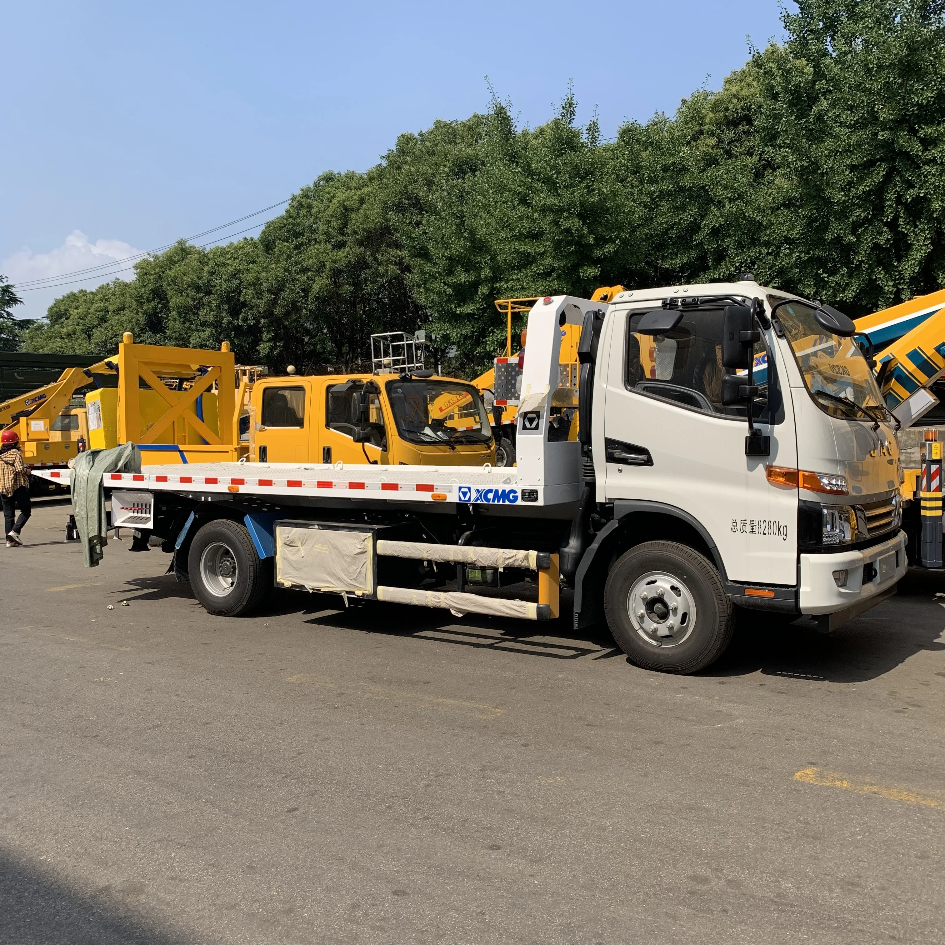 Дешевые SINOTRUK HOWO 10 тонн подъемная платформа Бортовой Грузовой автомобиль тягач аварийная машина для дорожного аварийно-спасательных