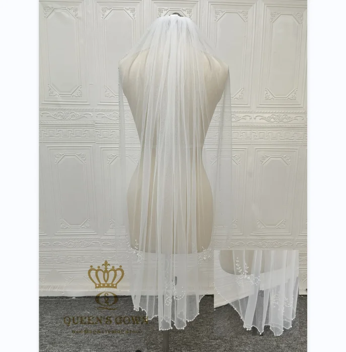 Свадебное платье с бисером 1 м