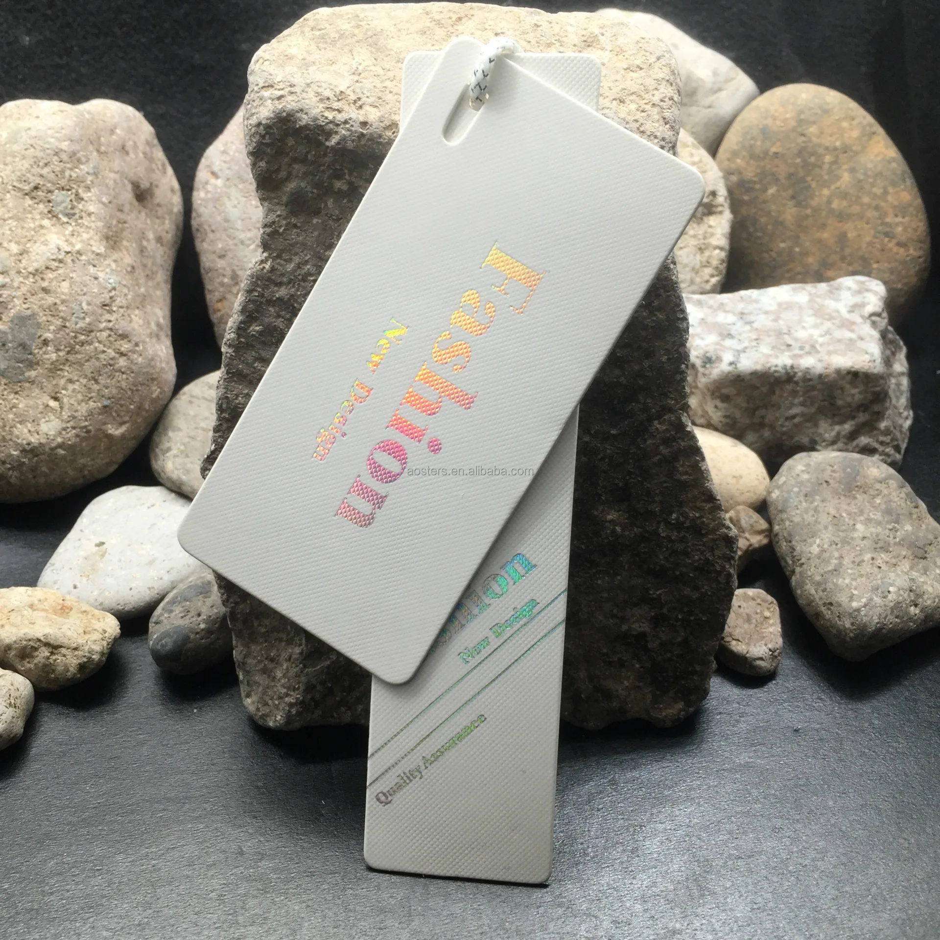 Customized Wholesale UV Printing luxury hang tag Swing tag Fashion Paper Accessories Apparel