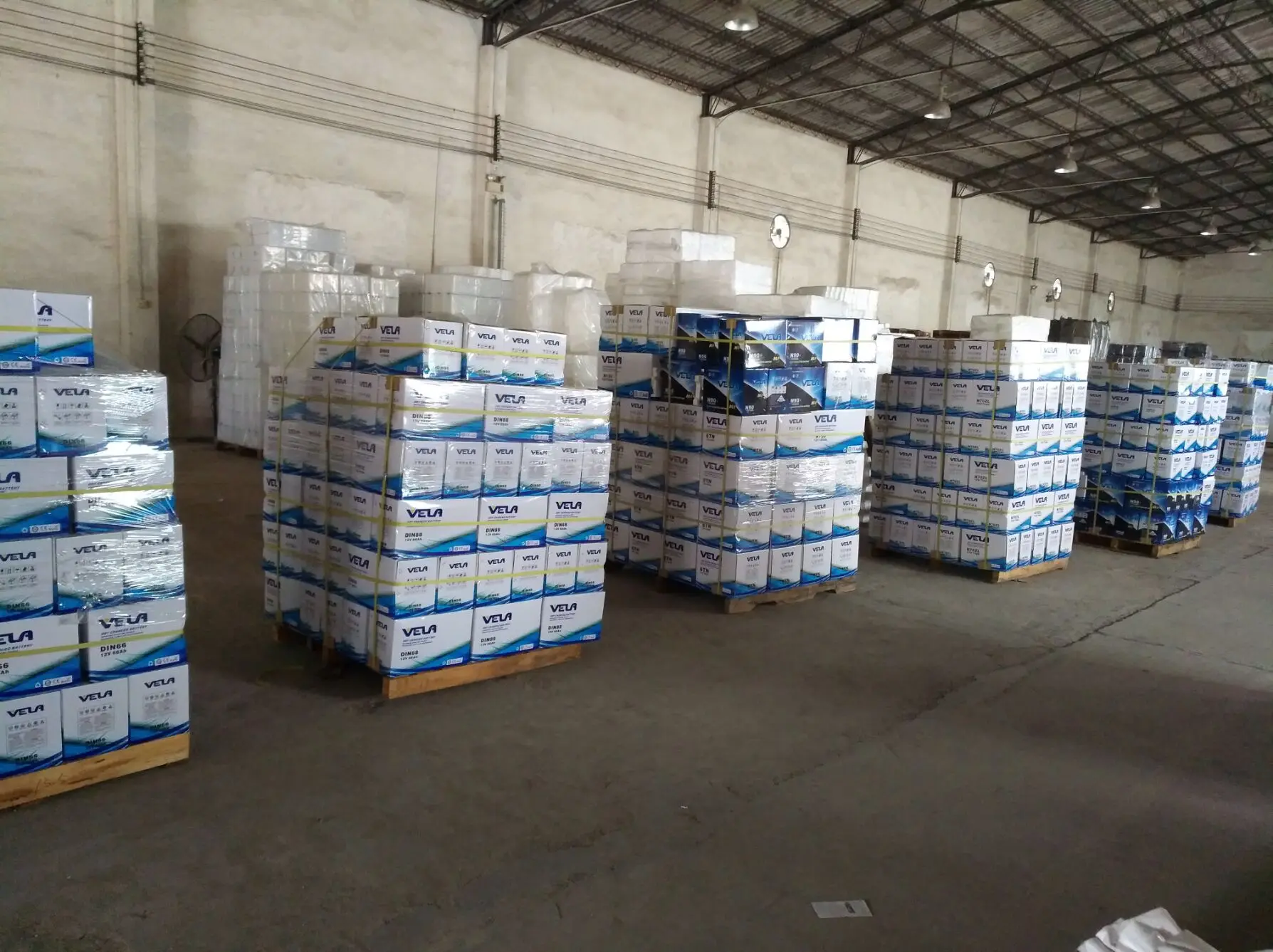 DIN60 Auto battery 12v 60ah prius hybrid battery 56077 car batteries factories in Guangzhou