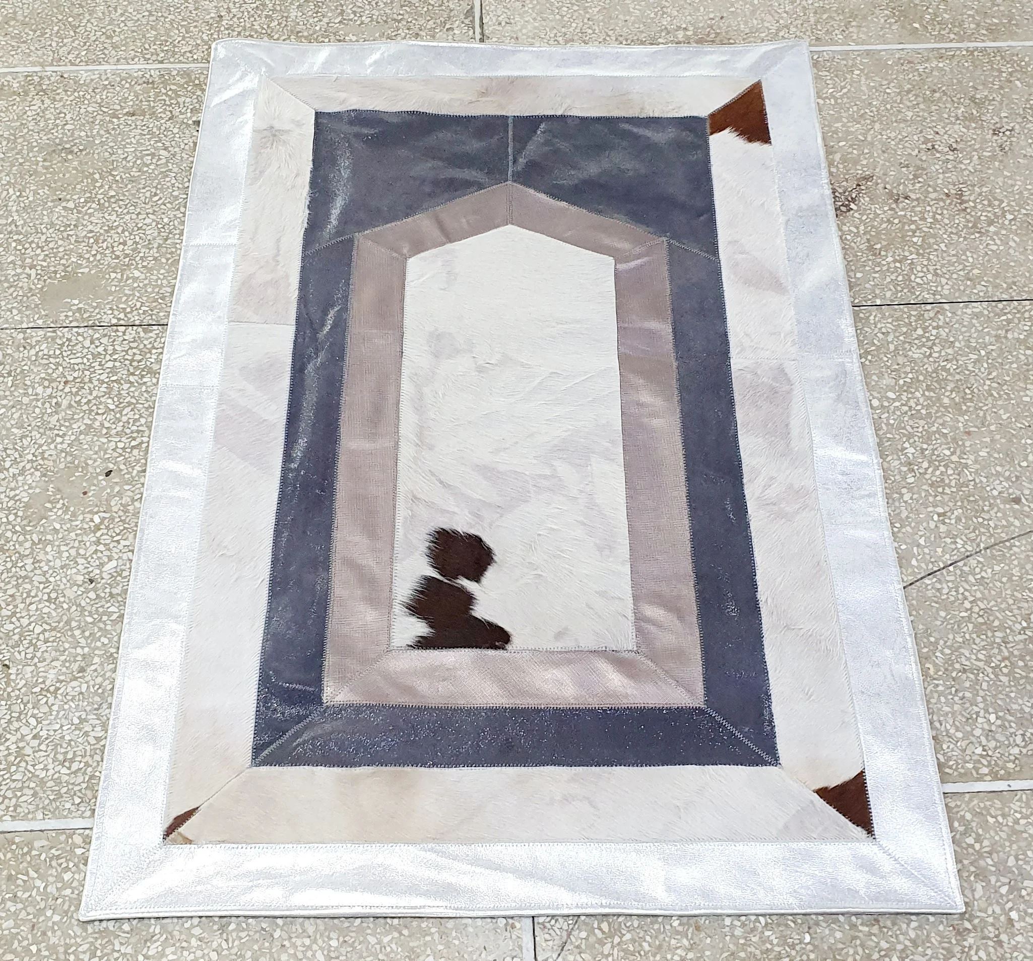 Leather Prayer Mat Assorted Color Cowhide Leather Prayer Rug Foam Prayer Mat in Hair-On Hide and Exotics Leathers carpets