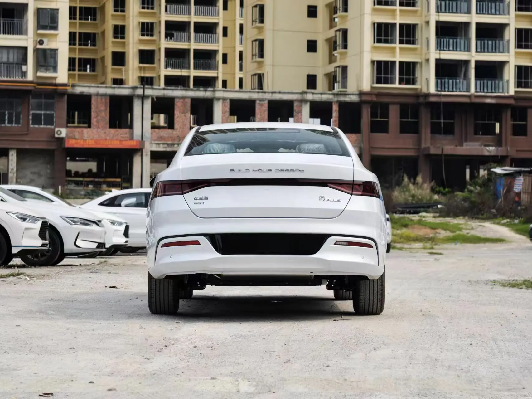 2024 Новый гибридный автомобиль BYD Qin PLUS DM-i