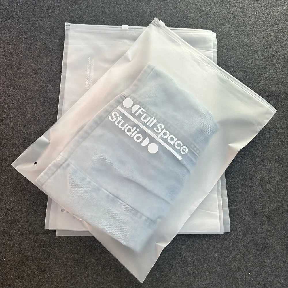 Wholesale Custom logo transparent Plastic Zip lock Bag T shirt packaging bag with zipper Eva Frosted Zipper Bag For Clothing