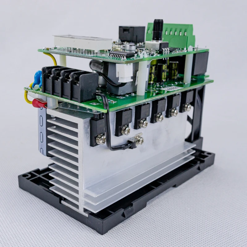 China factory Frequency Inverter Medium Voltage Variable Frequency Drive Mini Vfd 0.4kw-5.5kw Oil Pump Drive Frequency Changer