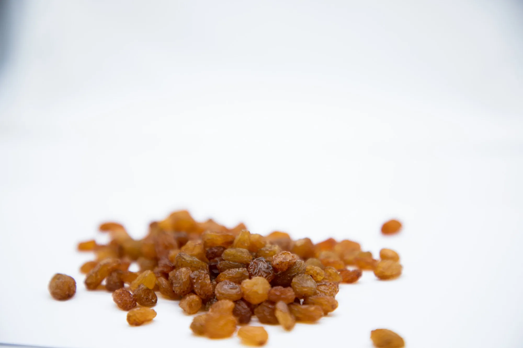 Non-GMO high grade bulk wholesale dried grapes from Uzbekistan sweet raisin sultana natural healthy snack