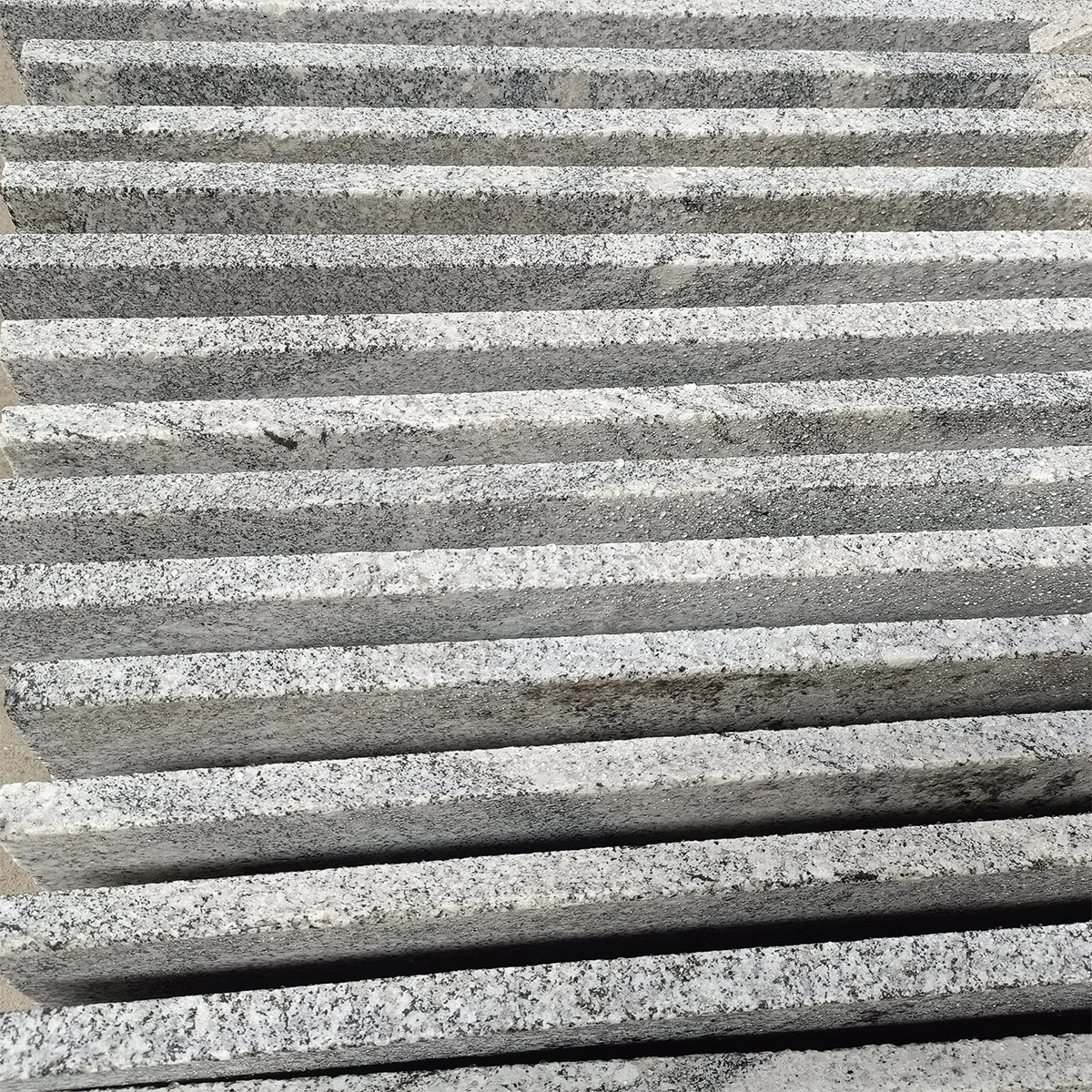Natural mountain gray granite slab paving stone granite stone outdoor decorative granite tiles