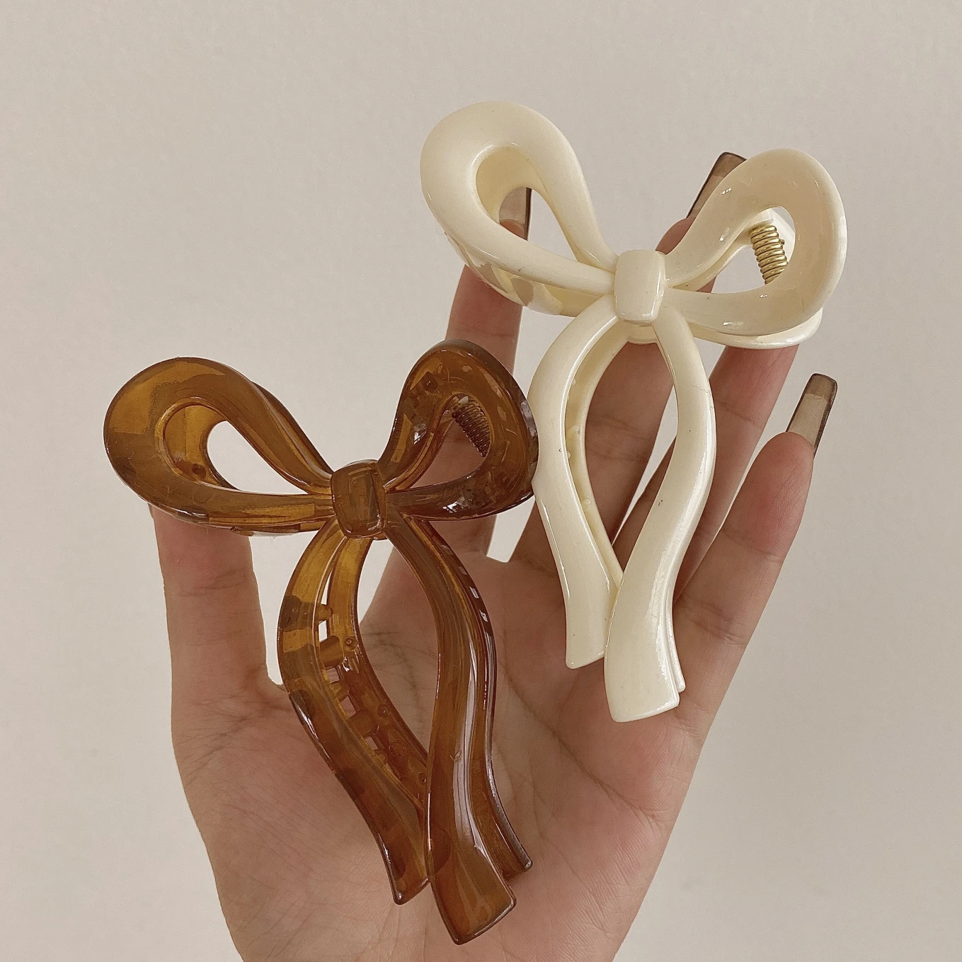 Korean Ins Fashion Large Size Hair Accessories Glitter Plastic Bow Knot Hair Claw Clips For Woman Girls Thick Hair