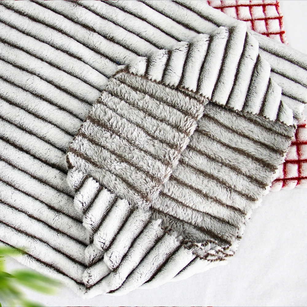 Hot Sale High-Quality Soft Back Printed Vertical Strip Yarn Dyed Flannel Blanket Pajamas Bathrobe Fleece Fabric