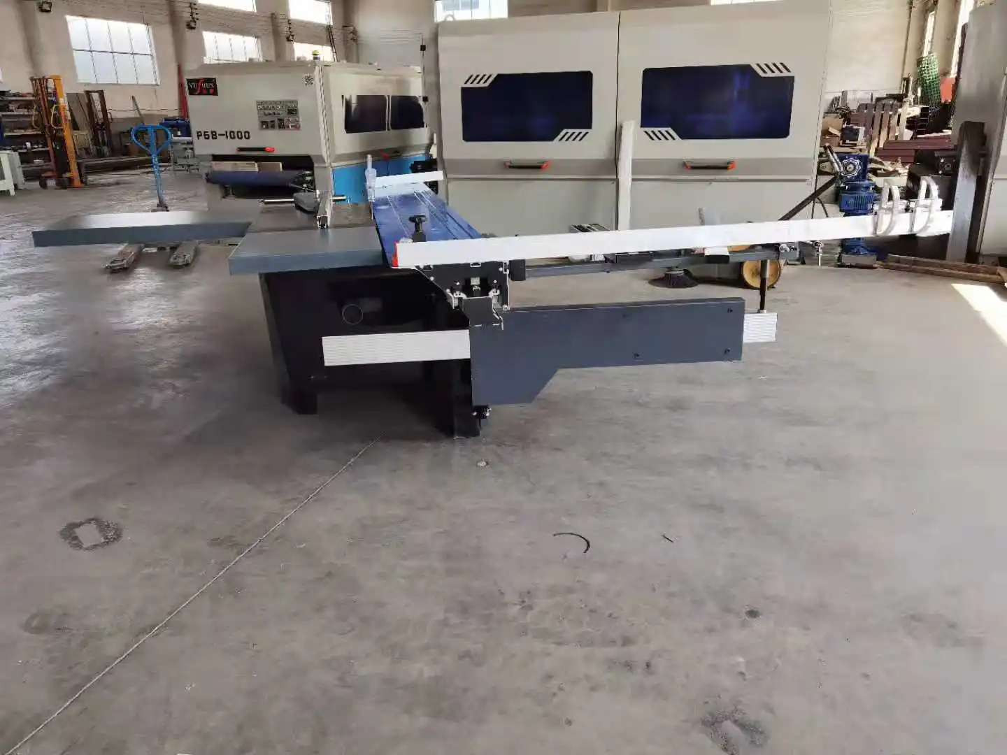 Industrial Woodworking Precision Wood Cutting Panel Sliding Table Saw Machine