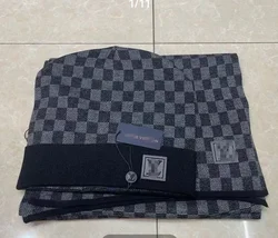 European and American letters warm  showing face small square contrast color knitted hat scarf two-piece set all-match couple