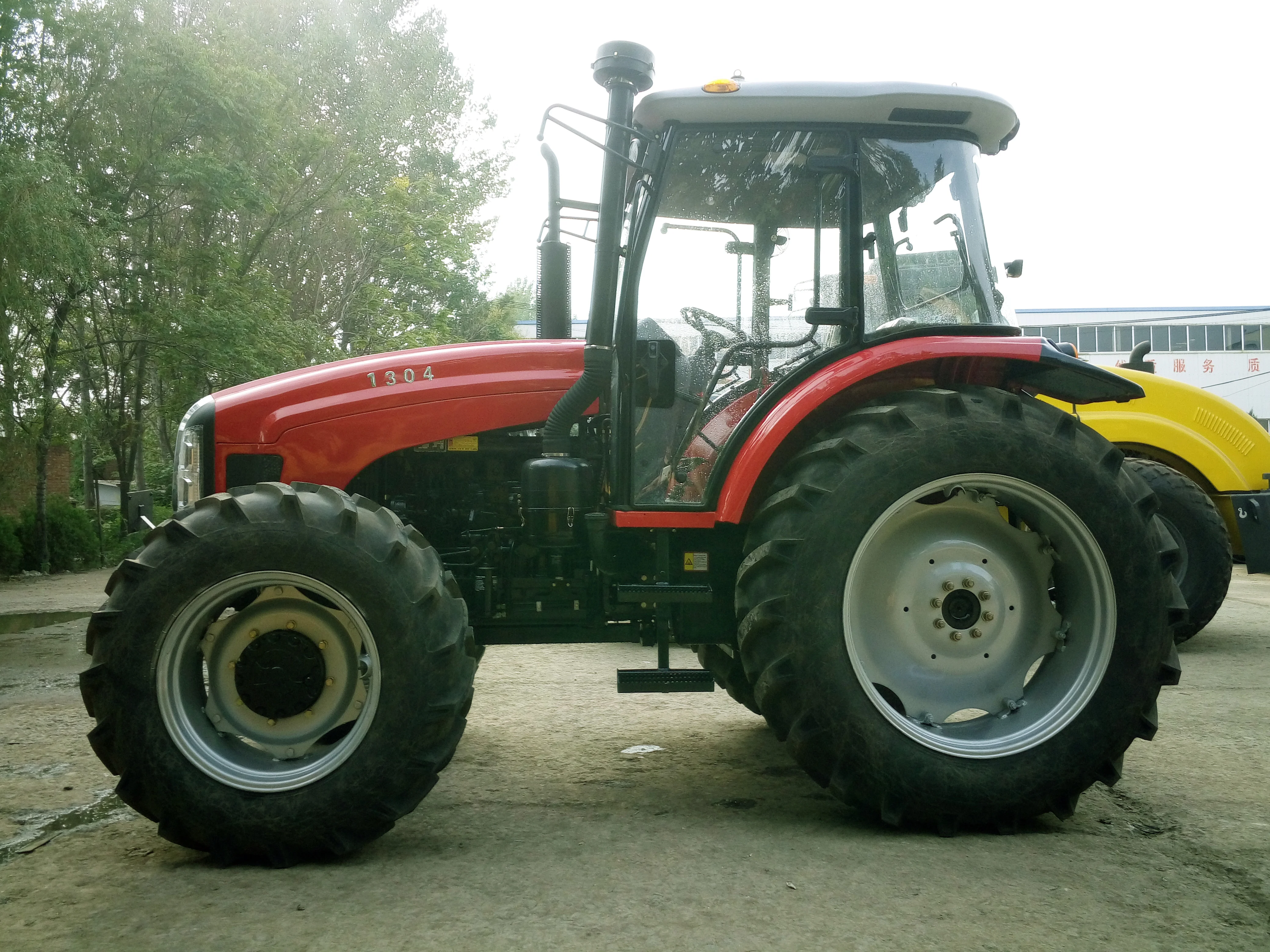 LUTONG 130HP LT1304 4WD низкая цена фермы мини лужайки сельскохозяйственные тракторы и оборудование