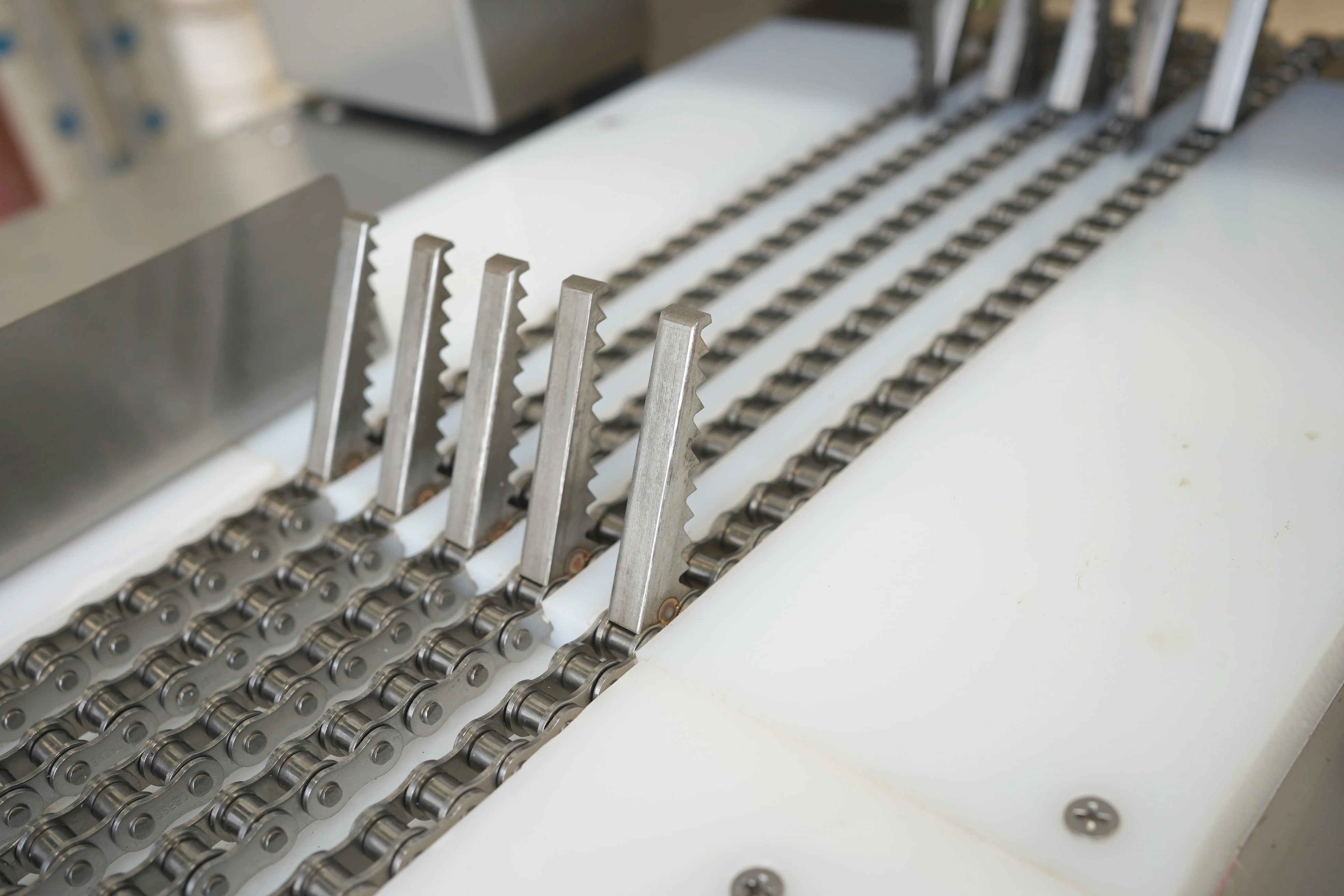 Bone Saw with 4pcs saw cutting machine Automatic Pig Feet Cutting Machine Chicken Beef Cutter Machine