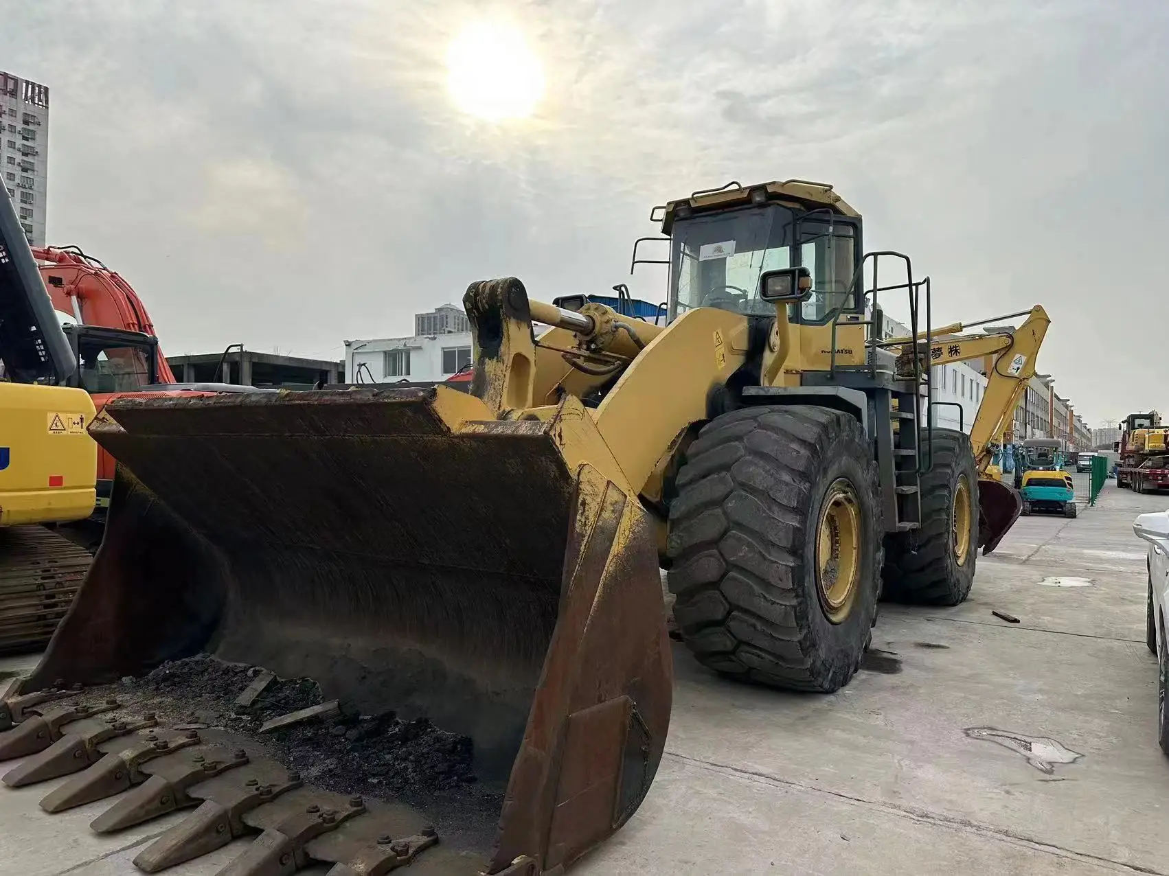 Used KOMATSU WA600 WA470 WA380 Heavy equipment secondhand 6 ton capacity WA600 Original Japanese wheel loader for sale