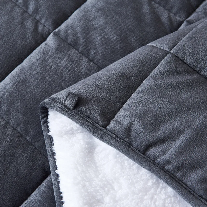 2023 Wholesales Premium Glass Beads Sherpa Fleece Thick Luxury Bed Soft Fleece Heavy Weighted Blanket