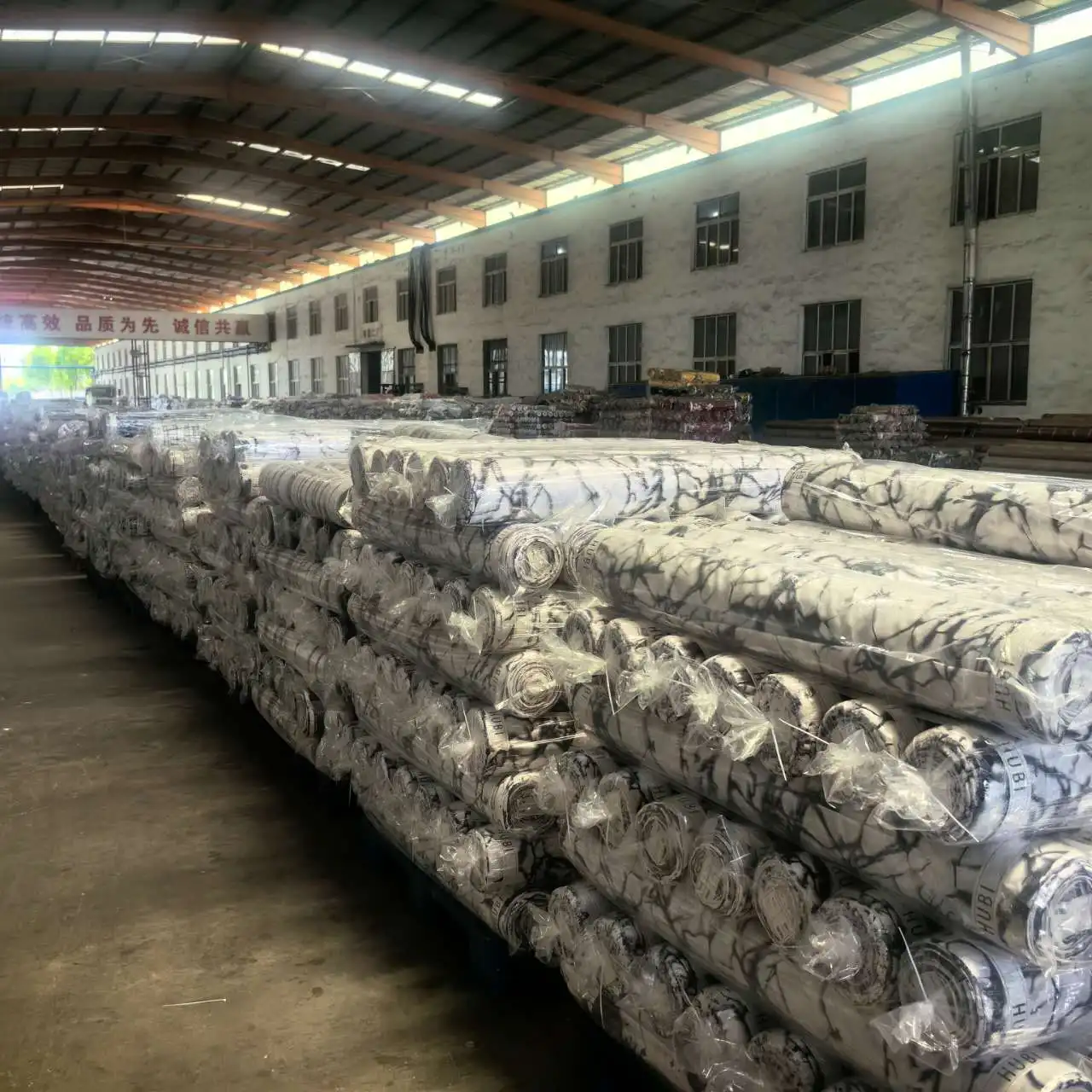 Золотой поставщик оптовая продажа Новое поступление разумная цена ткань из персиковой кожи 100 полиэфирная в рулоне