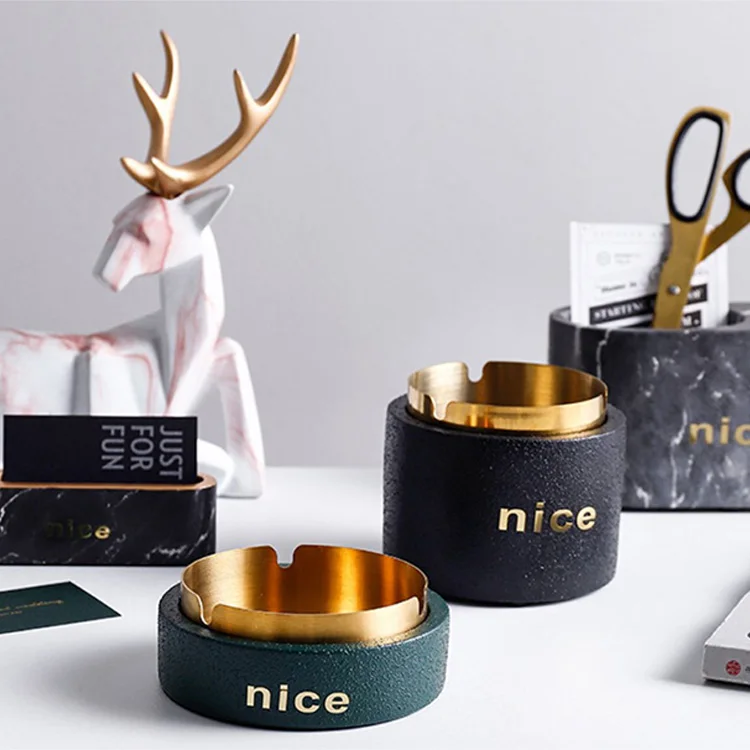 Creative High quality stainless steel lighter Ashtray Hotel Home Portable logo can be customized ashtray cigarettes