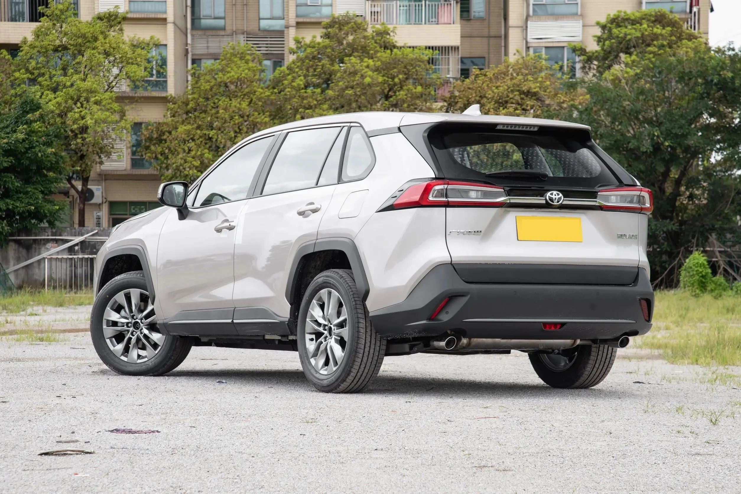 Powerful Toyota Wildlander Delivering Impressive Performance with a Robust Engine for All-road Conditions