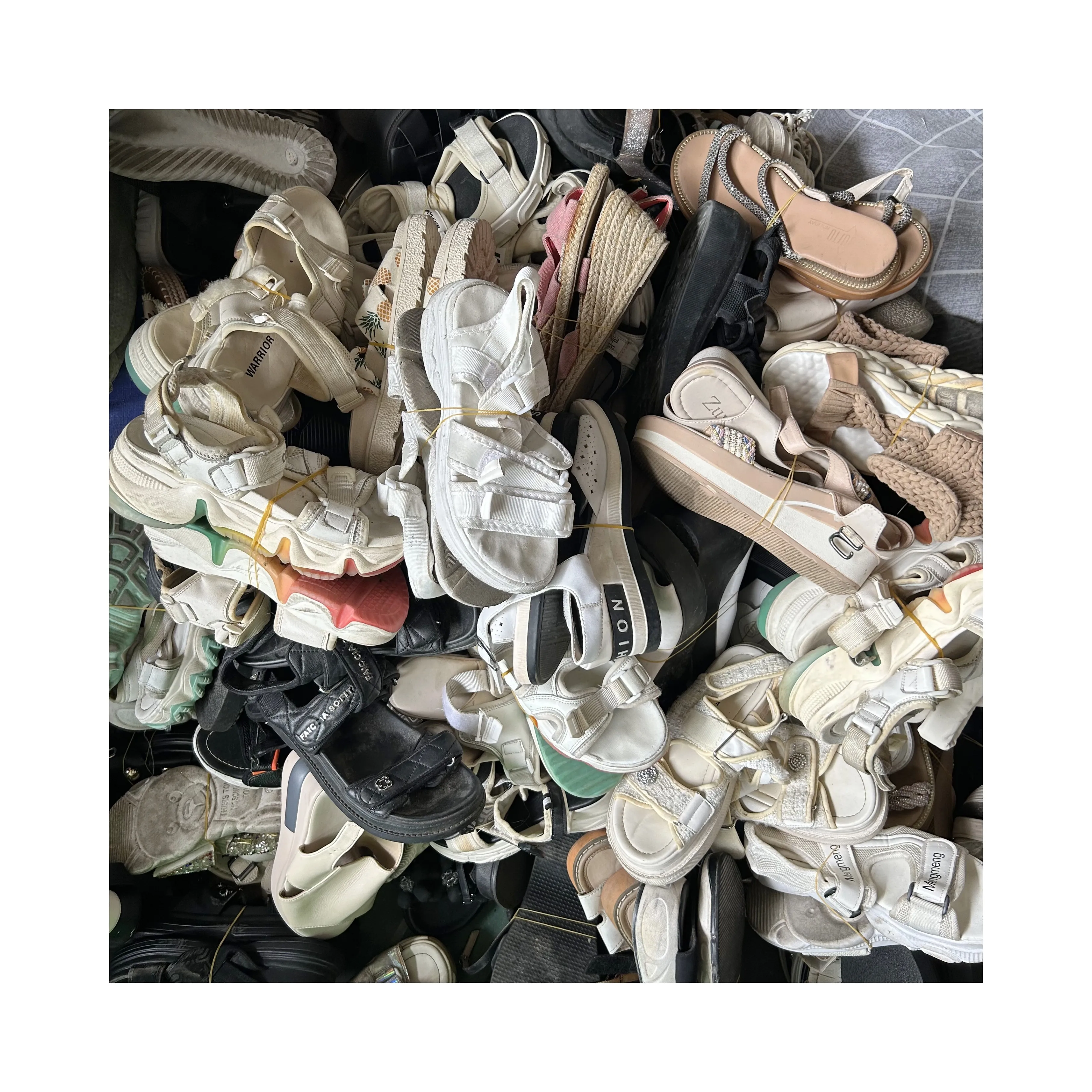 S16 Used brand slippers in good condition for unisex in wholesale