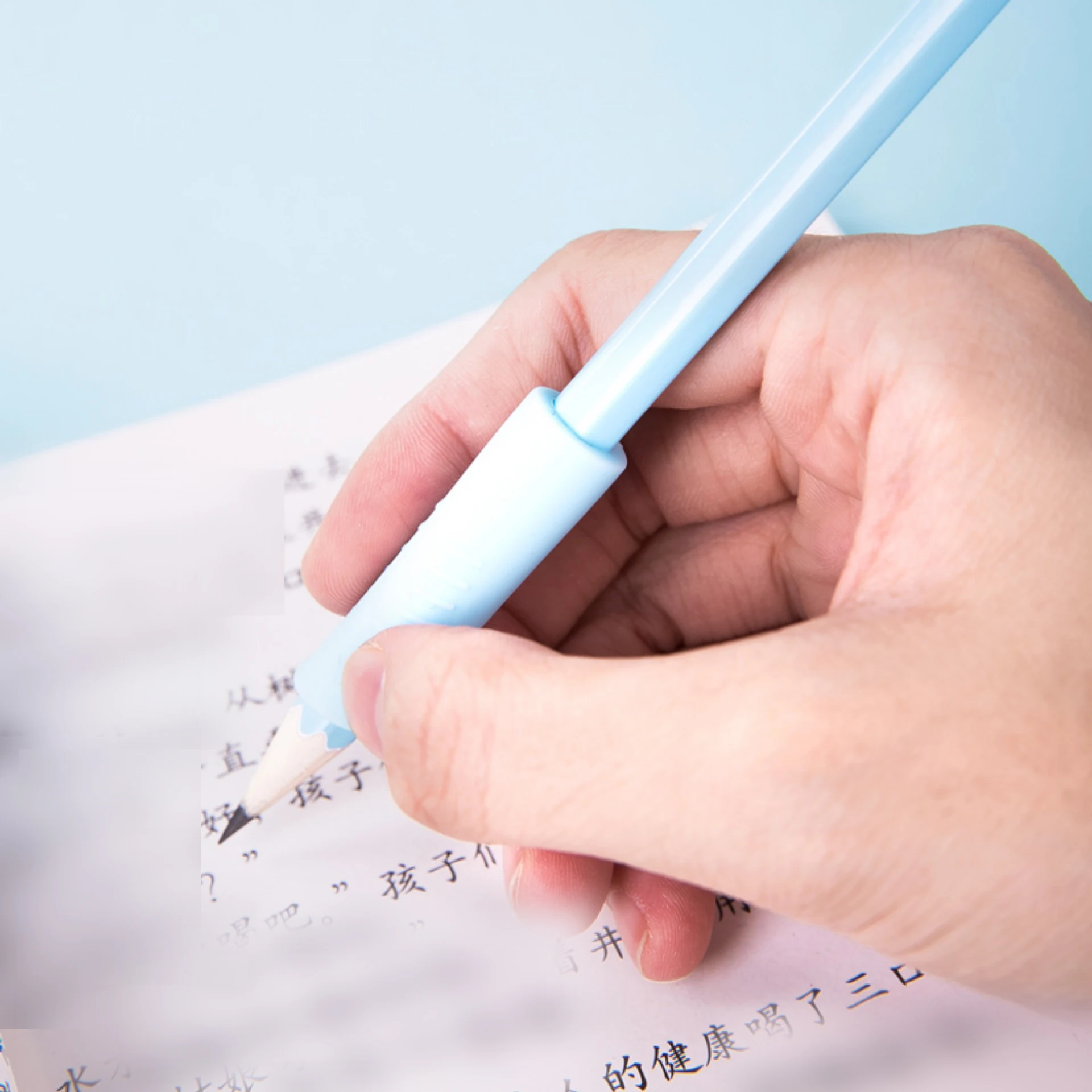 Factory sale variou colorful cute kids handwriting correct silicone pencil holder for kids grip