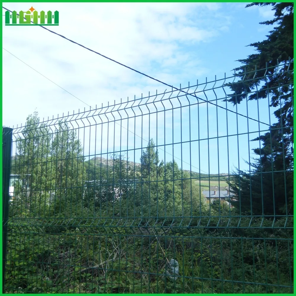 Triangle bending fence net surface hot dip galvanized fence net 1.8*2