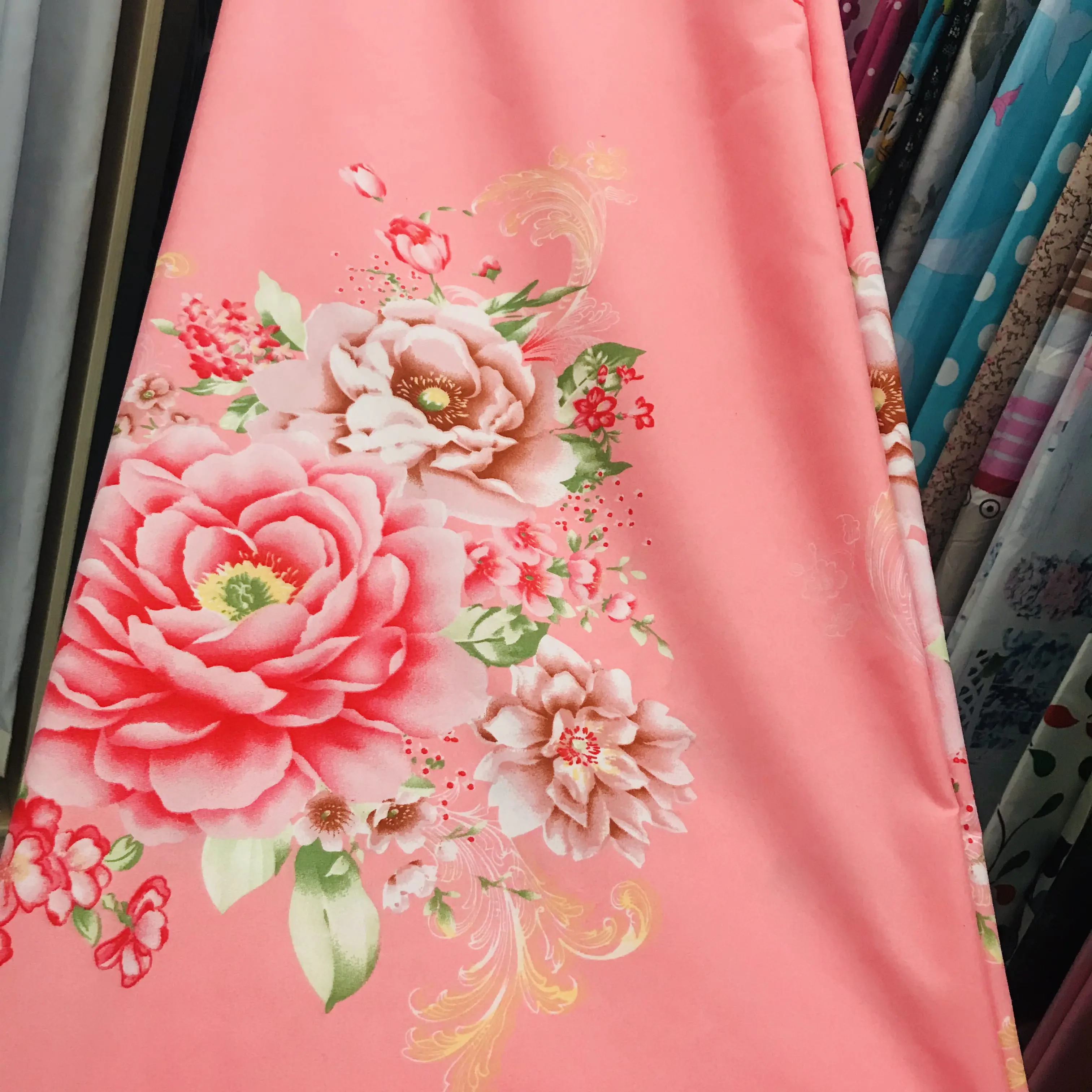 Custom big flower pink 100% polyester print microfiber fabric for bed sheet