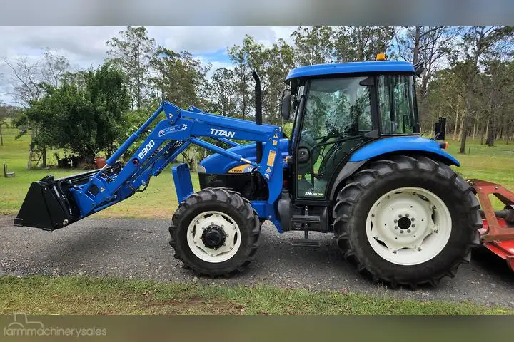 Quality 3032 110hp 4X4WD with cabin tractors for agriculture tractor in second hand And New holland Excel 8010used tractor for s