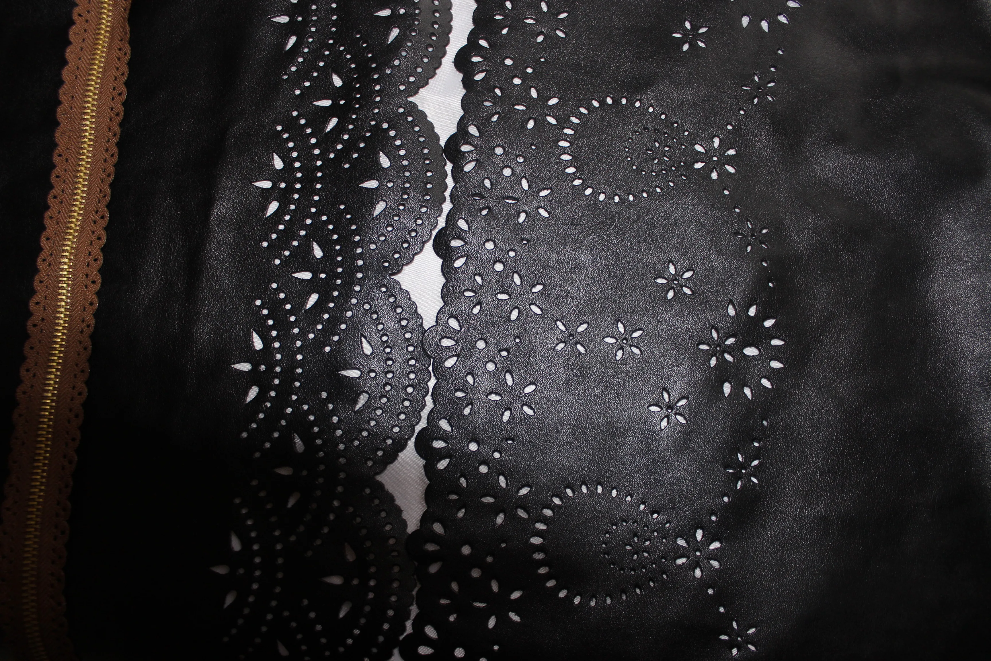 AH-200S  Popular 220v Production Underwear Lace Lace Making ultrasonic sewing machine price