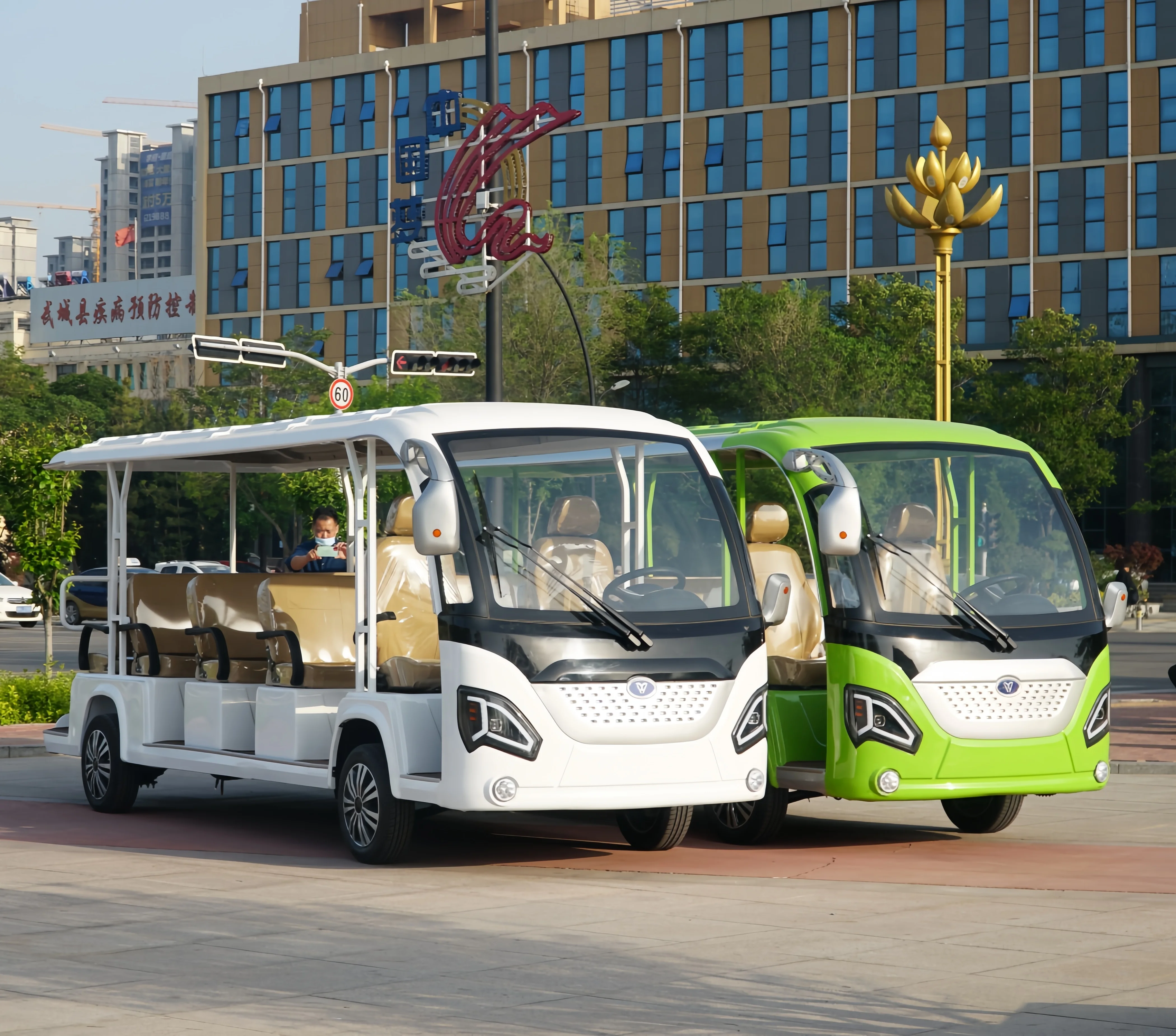 Competitive Price New 72V 5KW Mini Electric Sightseeing Tourist Bus Chinese Automatic Transmission Coaches
