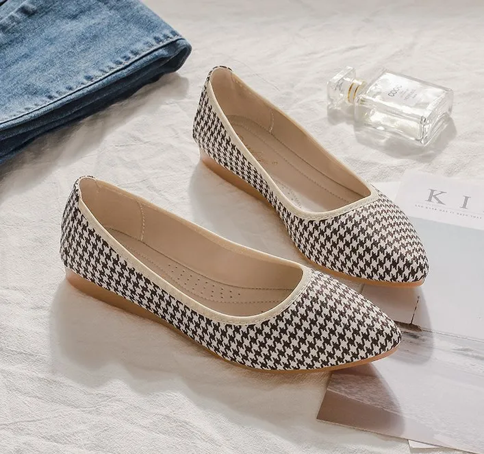 Plus Size 35-43 Women Soft Slip On Flat Shoes Knit Pointed Toe Work Flat Designer Woman Walking Shoes Comfortable Casual Pumps