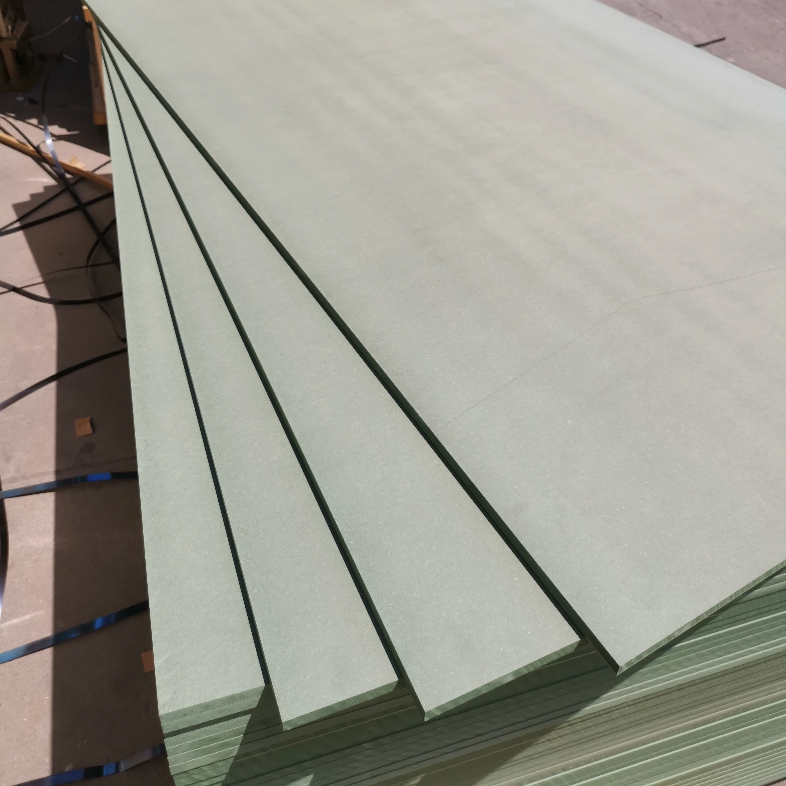 High Gloss Melamine HMR MDF Moisture Resistant Fiber Boards For Furniture Factory