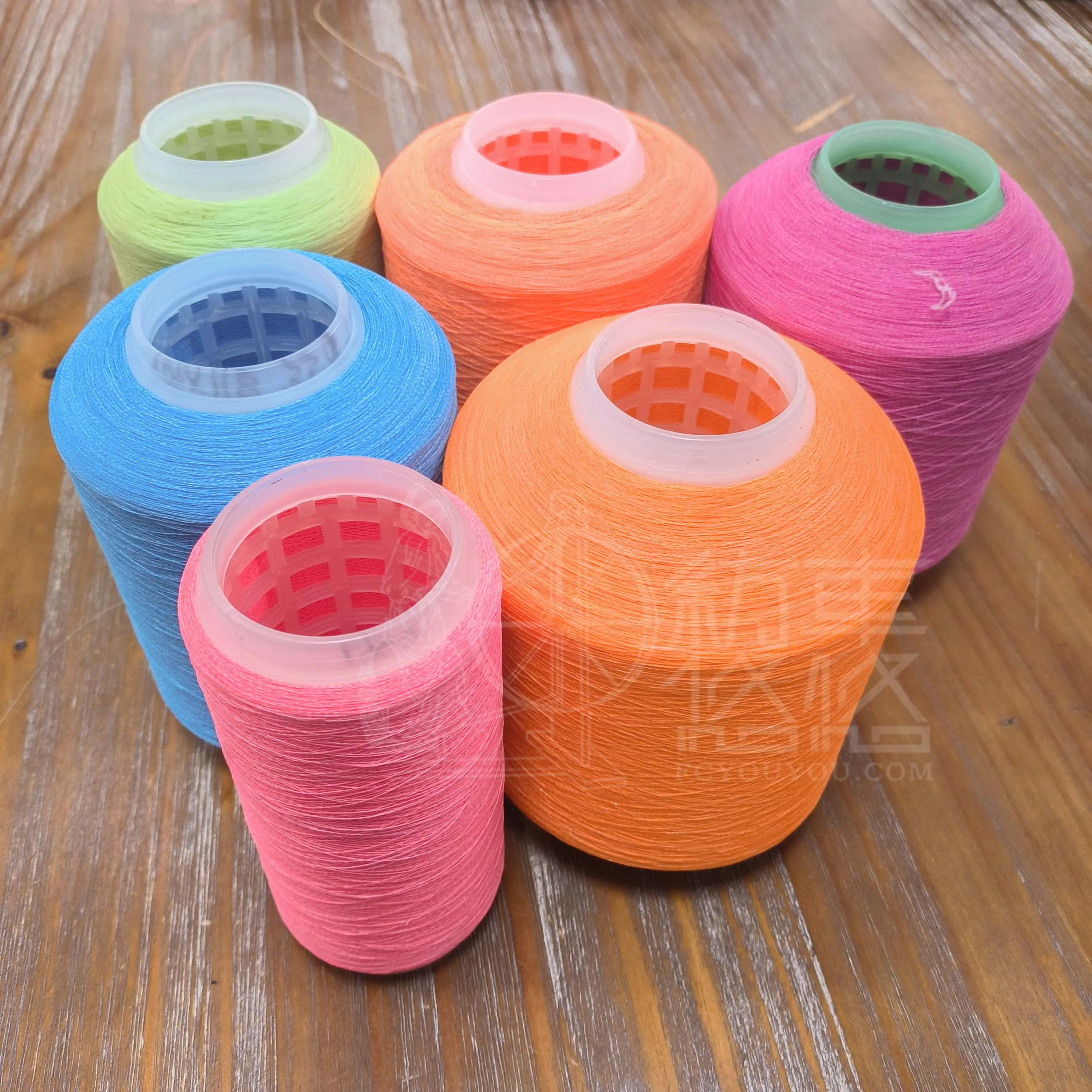 Customized Super Bright Glow in the Dark Yarn 75D 108D 150D Luminous Weaving Yarn Knitting Yarn for Holiday Gifts Christmas