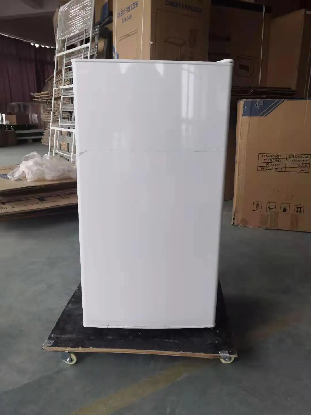 Capacity DC Solar Panel Battery Powered Fridge Freezer Refrigerator With 12 Voltage 70L