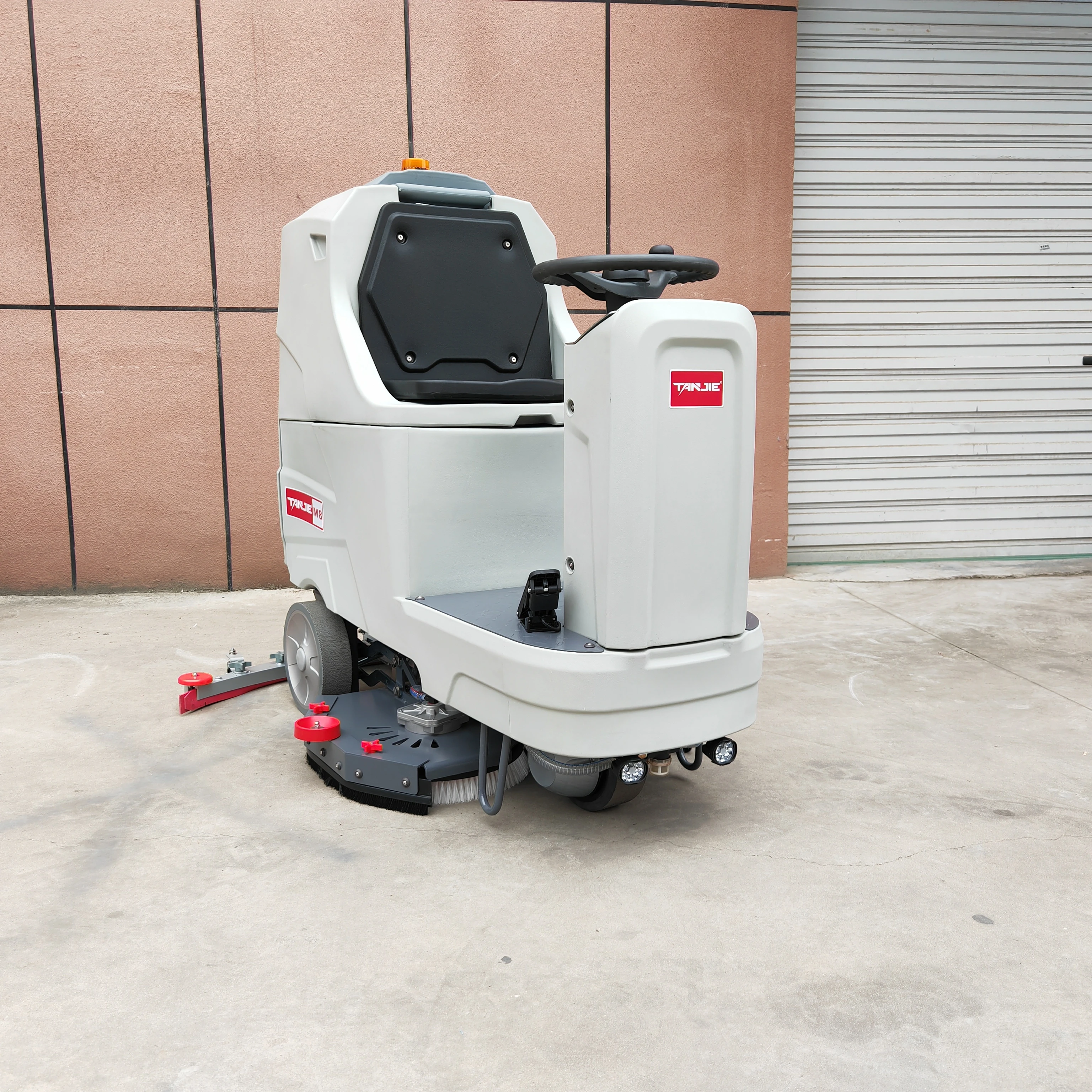 TAN JIE M8  Rride on Floor Scrubber Cleaning Machine Scrubber Dryer Floor Cleaning Machine Equipment Washing Scrubber