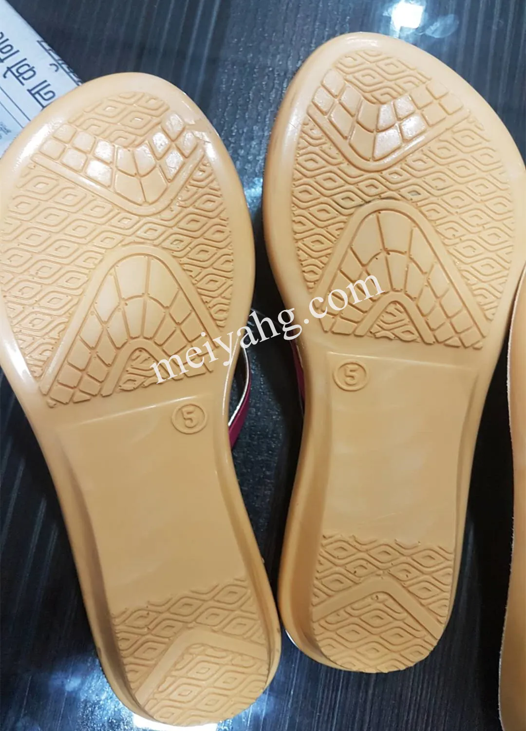 High Gloss PU Shoe Soles Water Based Release Agent
