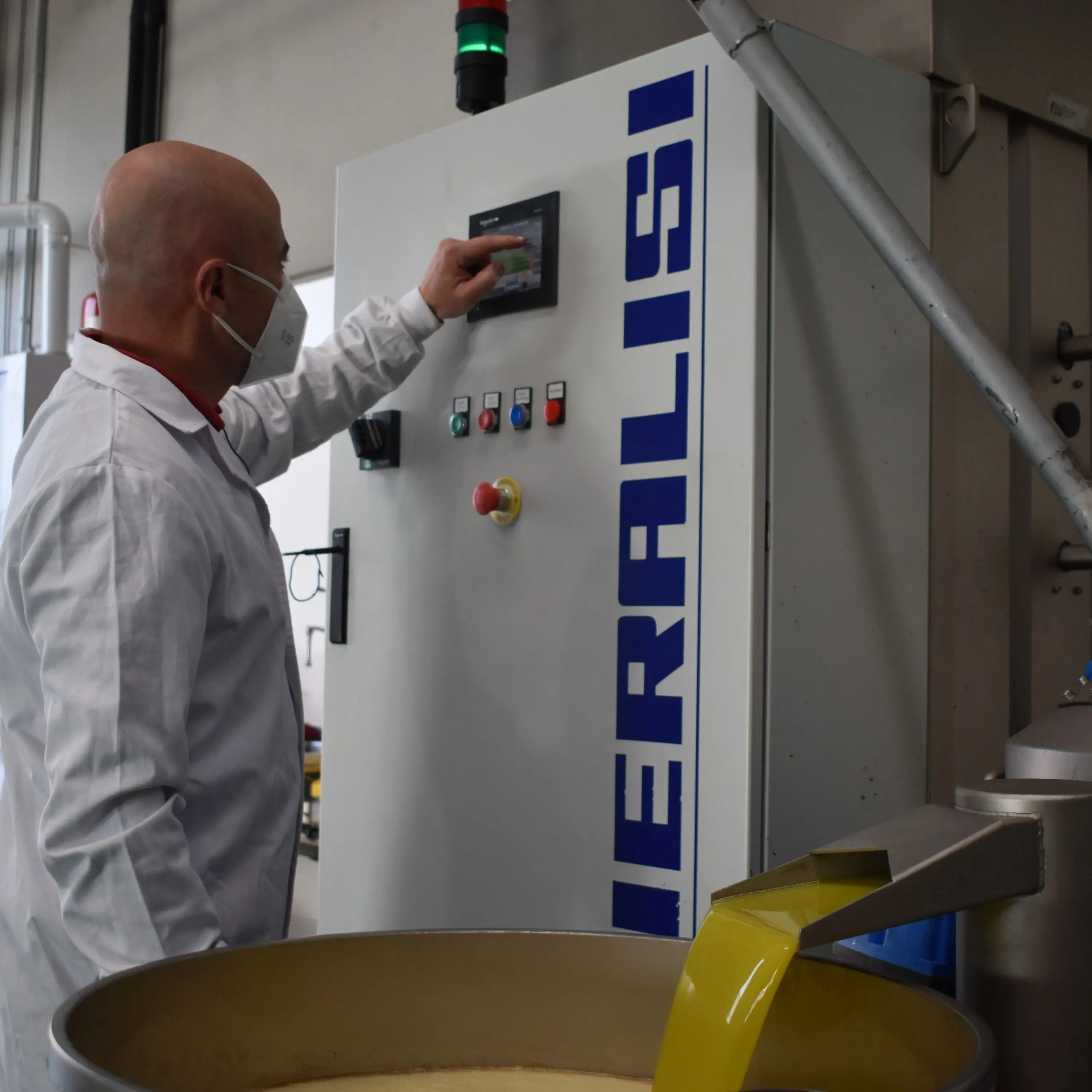 Private Label Extra Virgin Olive Oil 250ml glass marasca brown bottle, first cold pressed made in Spain Olive Oil