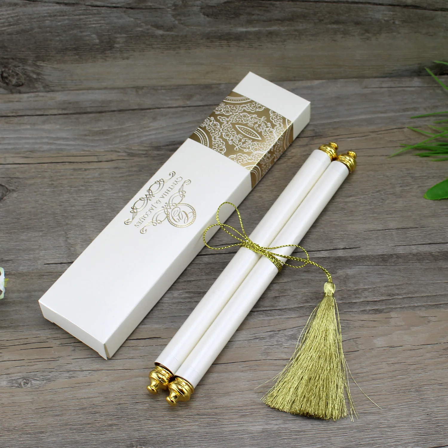 Customized Chinese Luxury Paper Scroll Wedding Invitations Cards