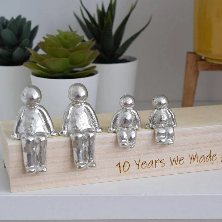 Collection Home Decor Garden 10 Years We Made A Family souvenir sculpture Home resin crafts Figurines Desktop Decoration