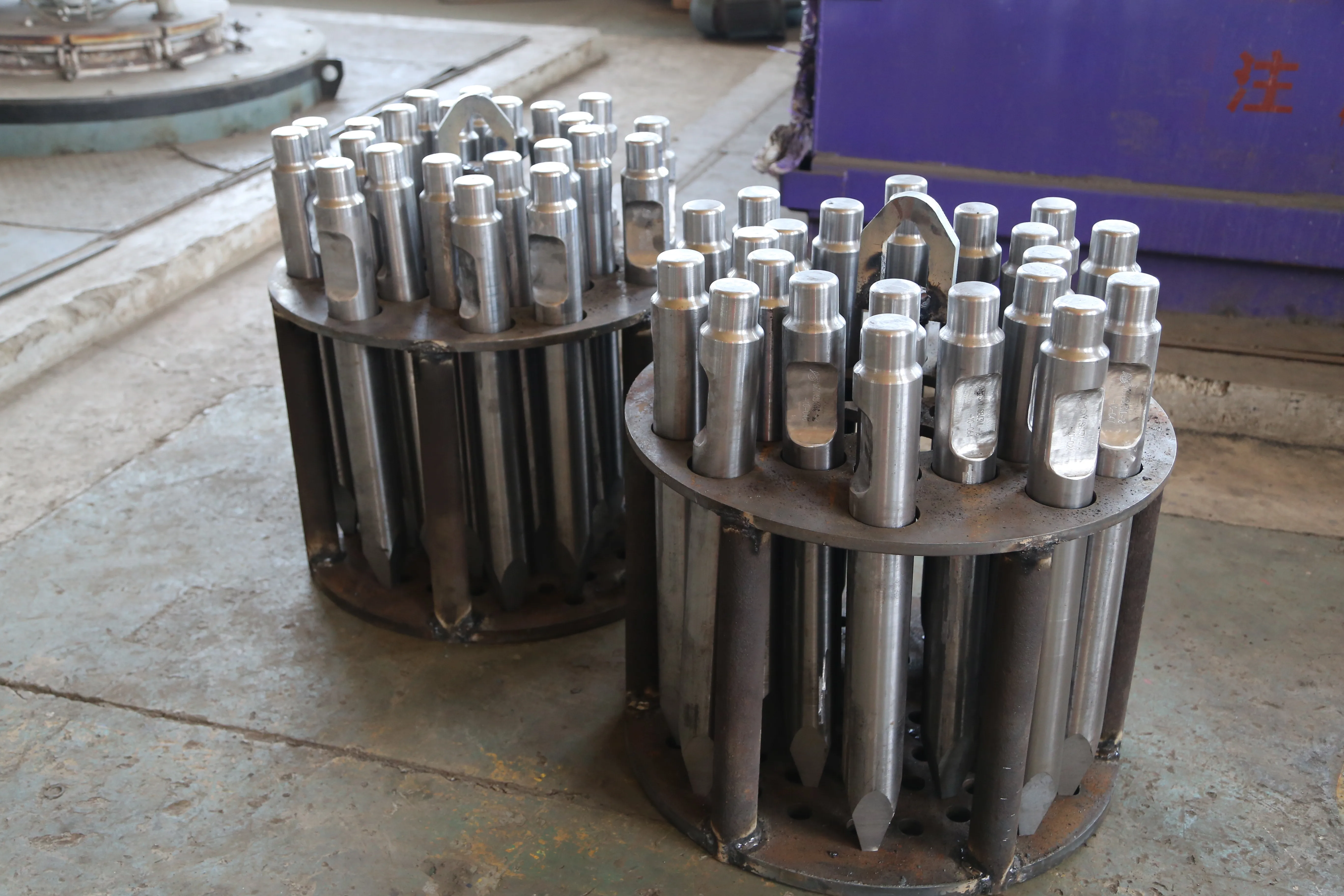 Wholesale excavator hydraulic crushing hammer accessories oil seals, pins and bolts