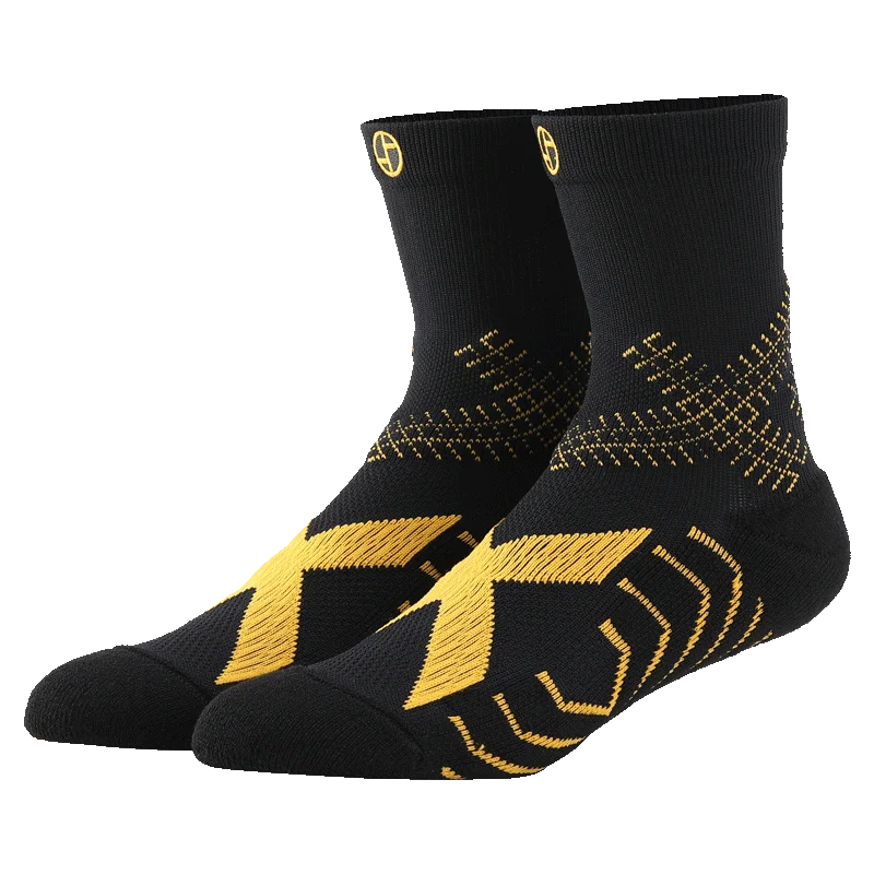 Black gold color contrast fashionable and non slip compression socks football basketball socks pressure socks