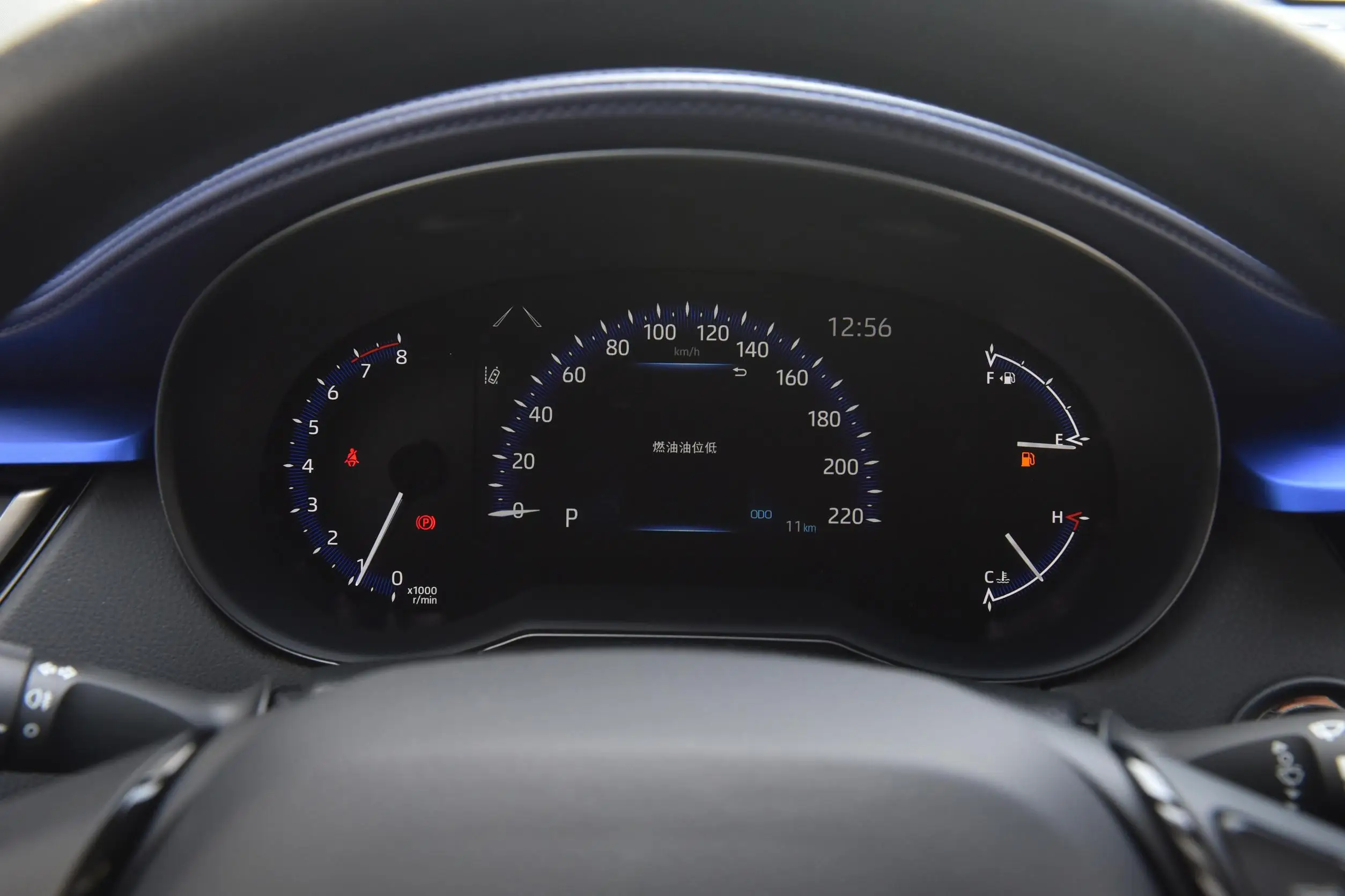 Подержанный автомобиль Toyotai CHR Электрический 5 мест компактный внедорожник 400 км Дальность хода быстрая зарядка бензиновый