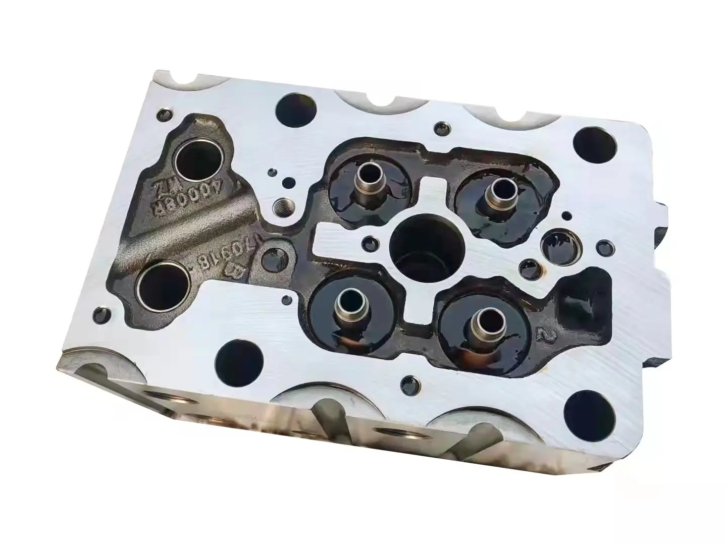 China manufacturer supply cylinder Head long warranty automobile parts diesel engine spare part Cylinder Head
