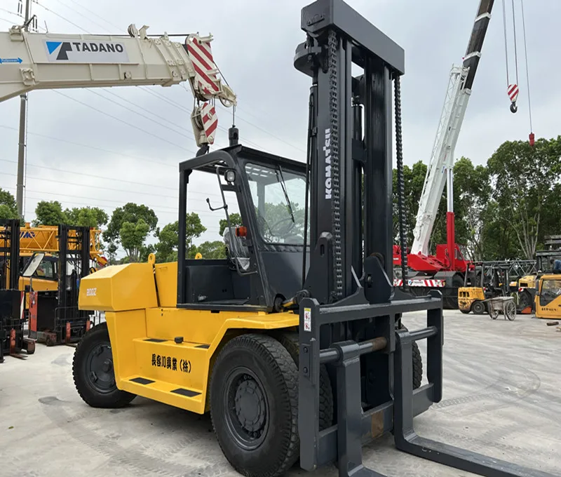 Японский оригинальный KOMATSU FD200 20 Тонн Подержанный дизельный вилочный погрузчик для продажи