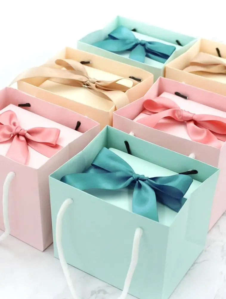 Wholesale custom luxury sweet wedding favour candy box gift box with ribbon