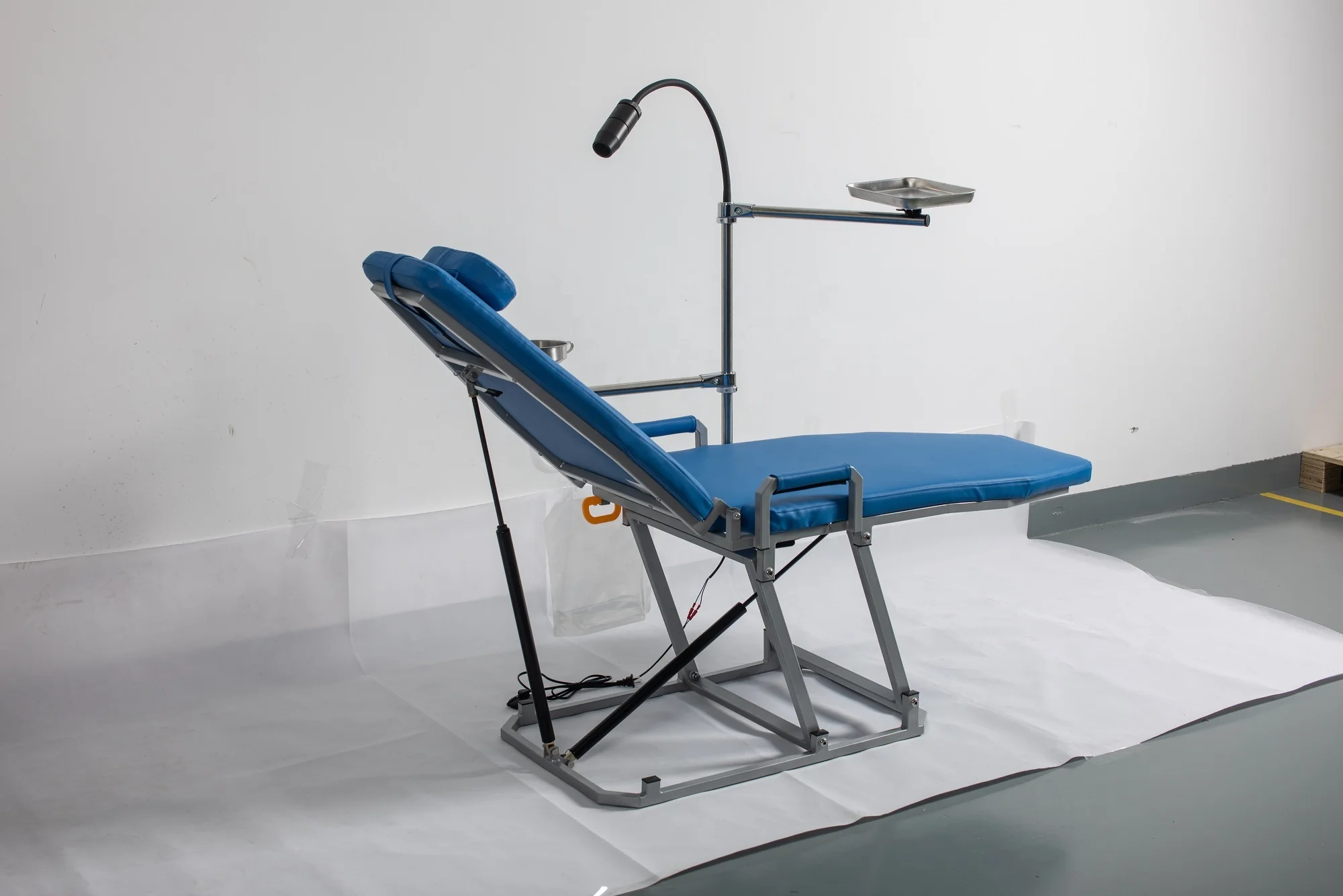 Dentist clinic use easy operating portable dental chair with PU leather Cushion material