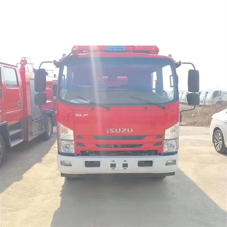 High Quality Japanese Brand ISUZU 3.5 Cubic Meter Fire Fighting Truck Manual Transmission Water Tank Fire Engine