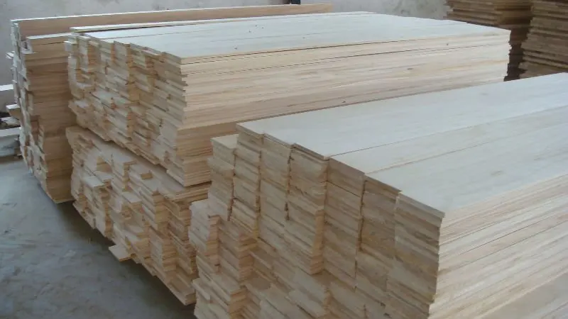 Linhao Supply Produces Timber  Solid Wood Pine Wood Timber Wall Pine Finger Joined Panels