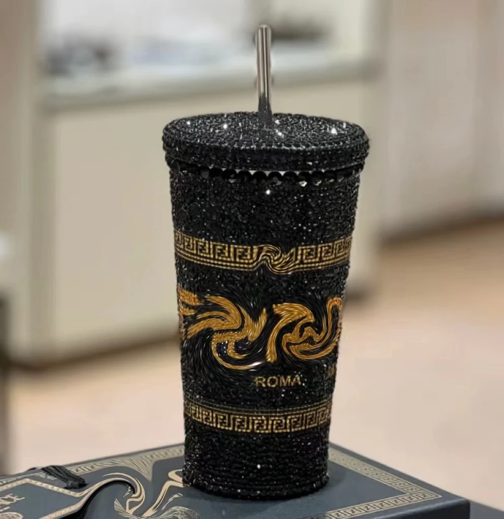 V and F Cartoon Custom Water Bottle With Custom Logo Cute Diy Bling Plastic Water Bottles 24oz Size Drinking Cups With Straw