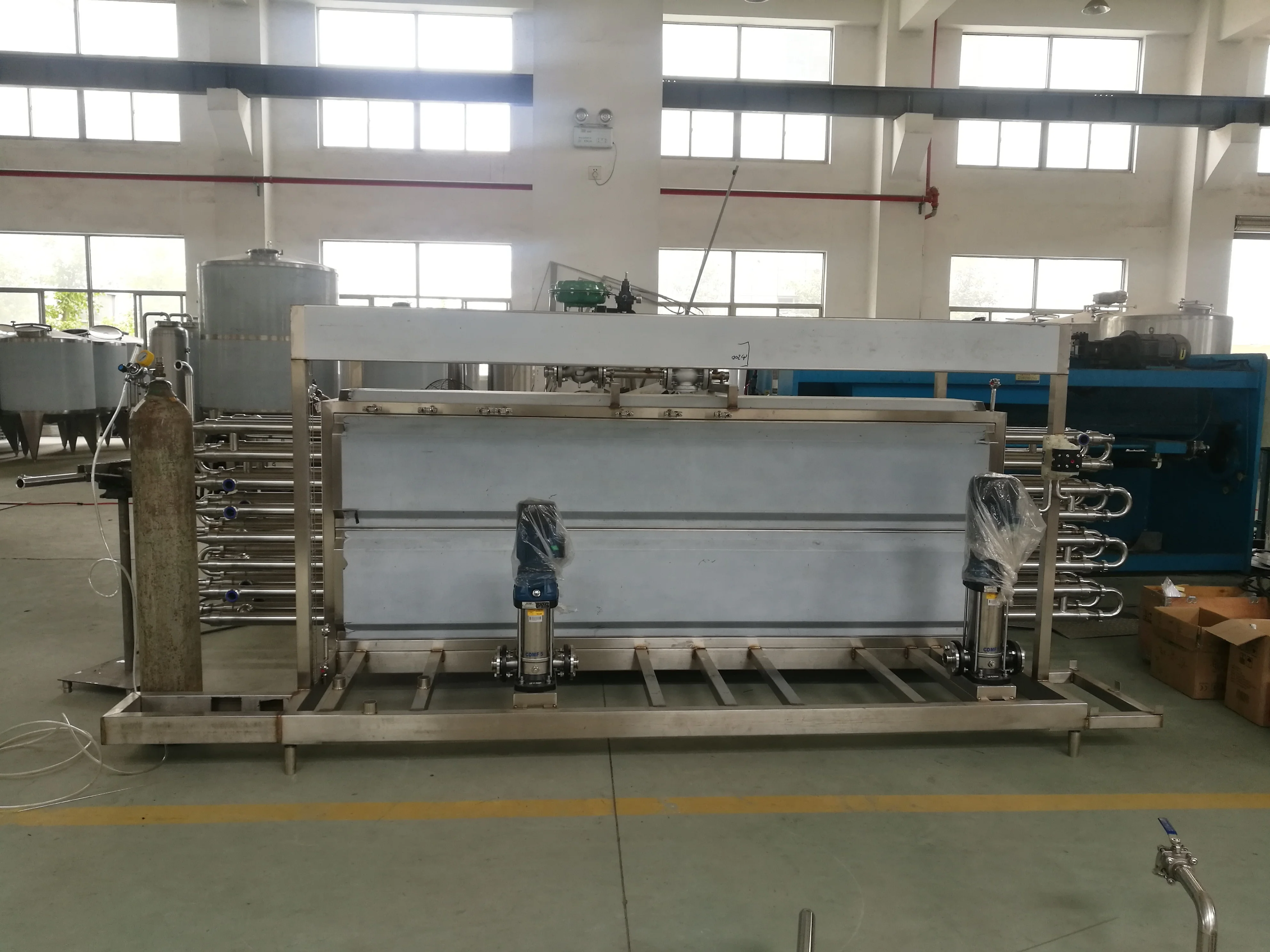 Small scale customized printing carton box fruit juice making machine