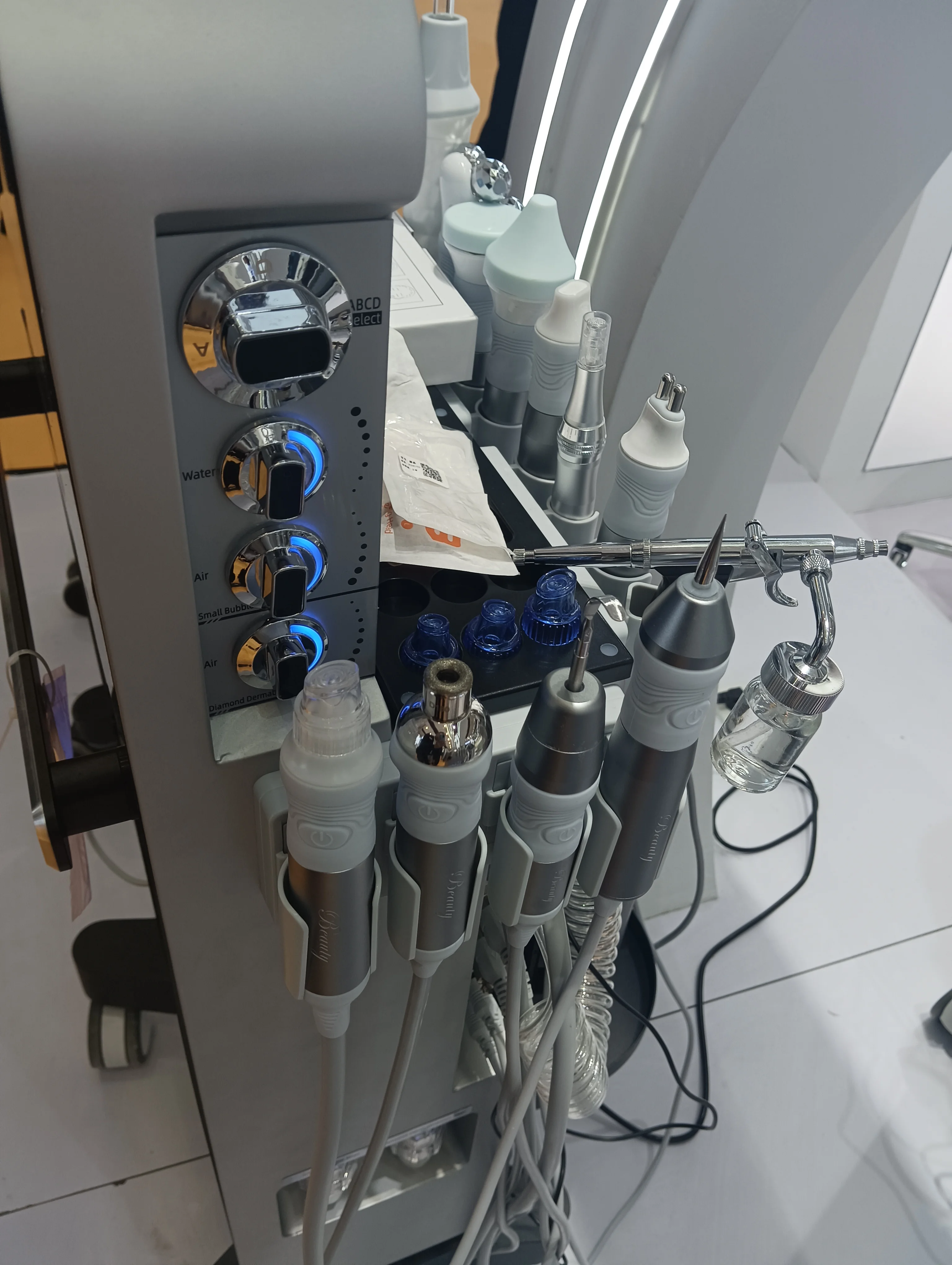 Factory Direct Sales Original factory customized beauty machines skin peeling machine hydro facial machine