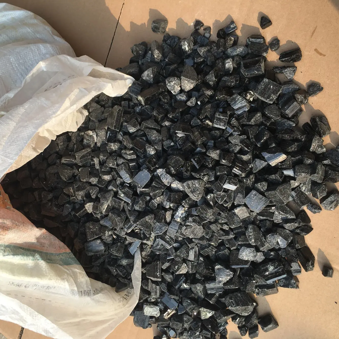 Wholesale Black Tourmaline Stone Natural Raw Black Rough Tourmaline High Quality Tourmaline Ore